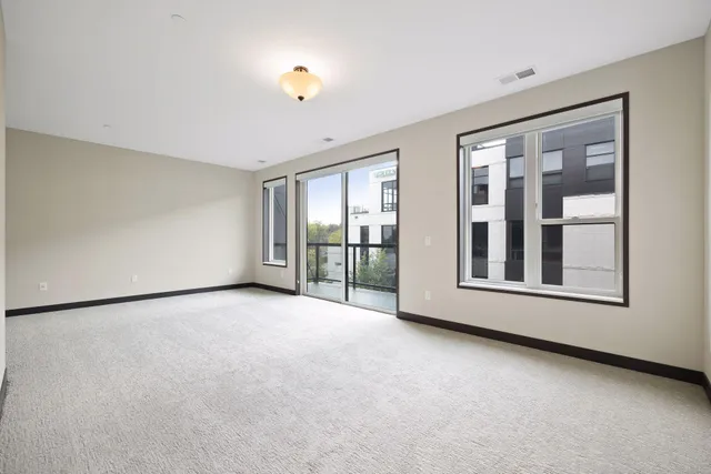 $6,229 | 253 Lake Street East, Unit 309, Wayzata, MN 55391