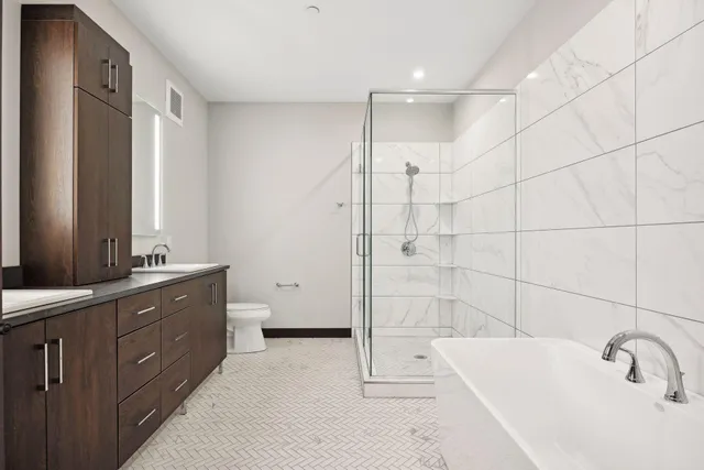 $6,229 | 253 Lake Street East, Unit 309, Wayzata, MN 55391