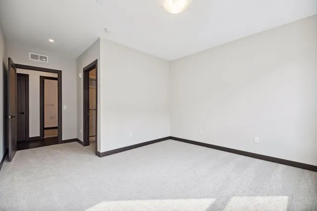 $6,229 | 253 Lake Street East, Unit 309, Wayzata, MN 55391