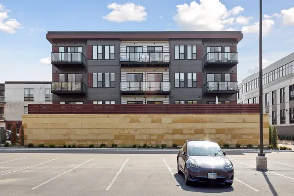 $6,287 | 253 Lake Street East, Unit 309, Wayzata, MN 55391