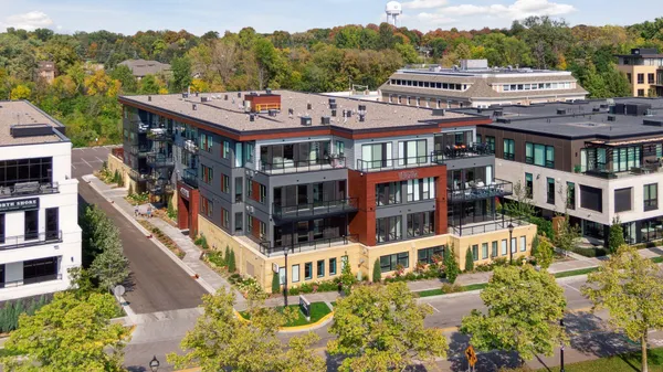 $6,287 | 253 Lake Street East, Unit 309, Wayzata, MN 55391