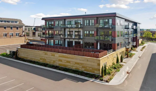 $6,229 | 253 Lake Street East, Unit 309, Wayzata, MN 55391