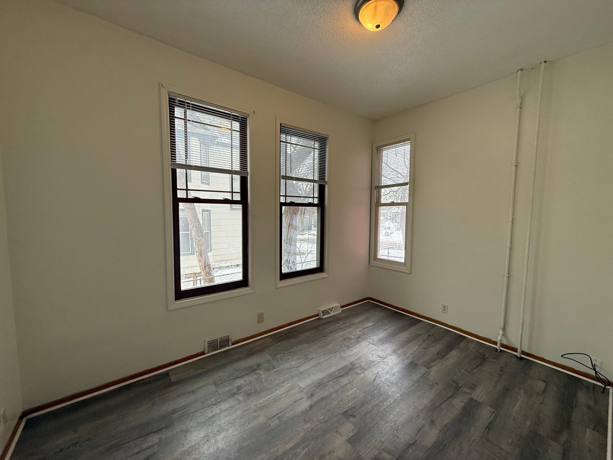 666 Sims Avenue St. Paul, MN 55106 - Photo 12 of 53