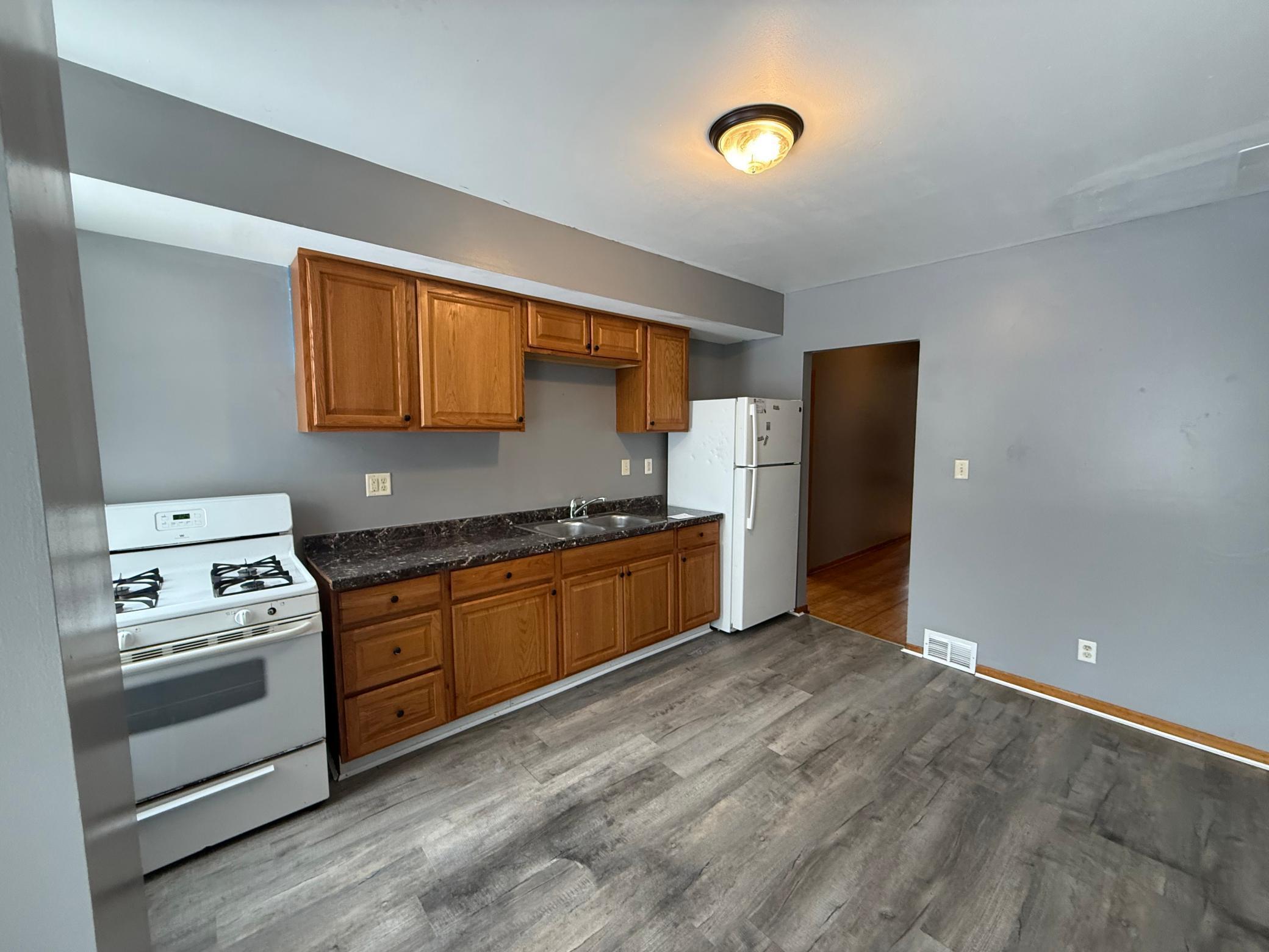 666 Sims Avenue St. Paul, MN 55106 - Photo 3 of 53