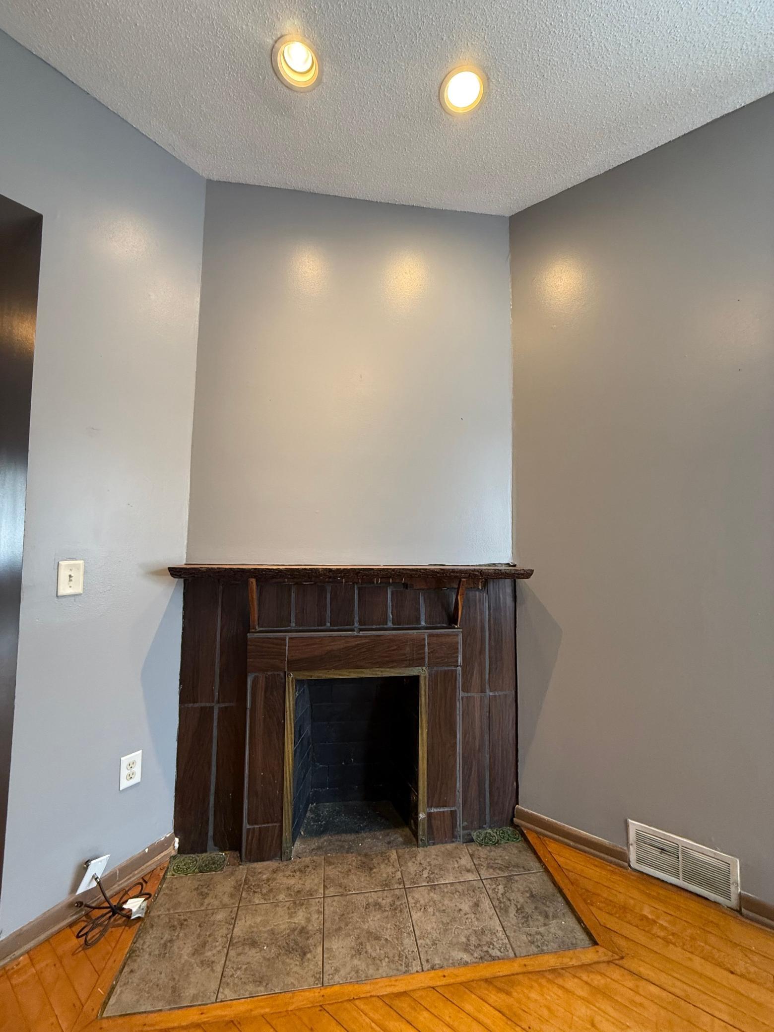 666 Sims Avenue St. Paul, MN 55106 - Photo 7 of 53