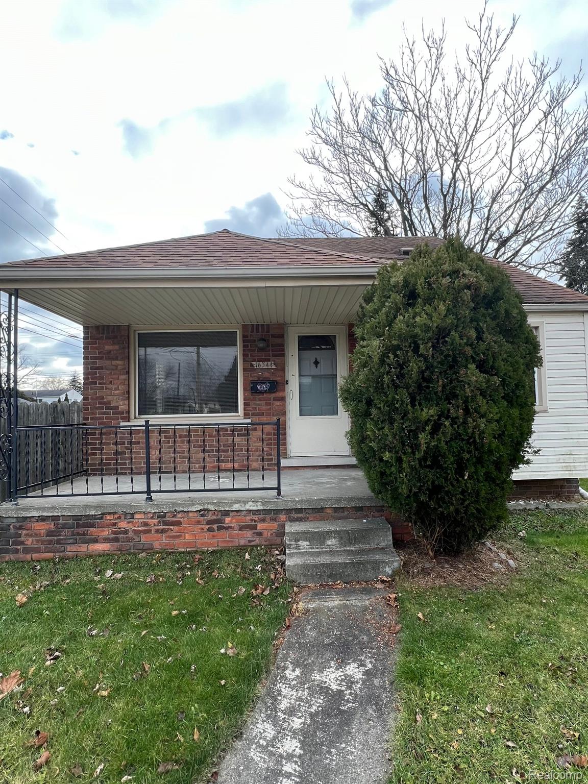 16344 East 10 Mile Road Eastpointe, MI 48021 - Photo 2 of 39 Gallery Image 2