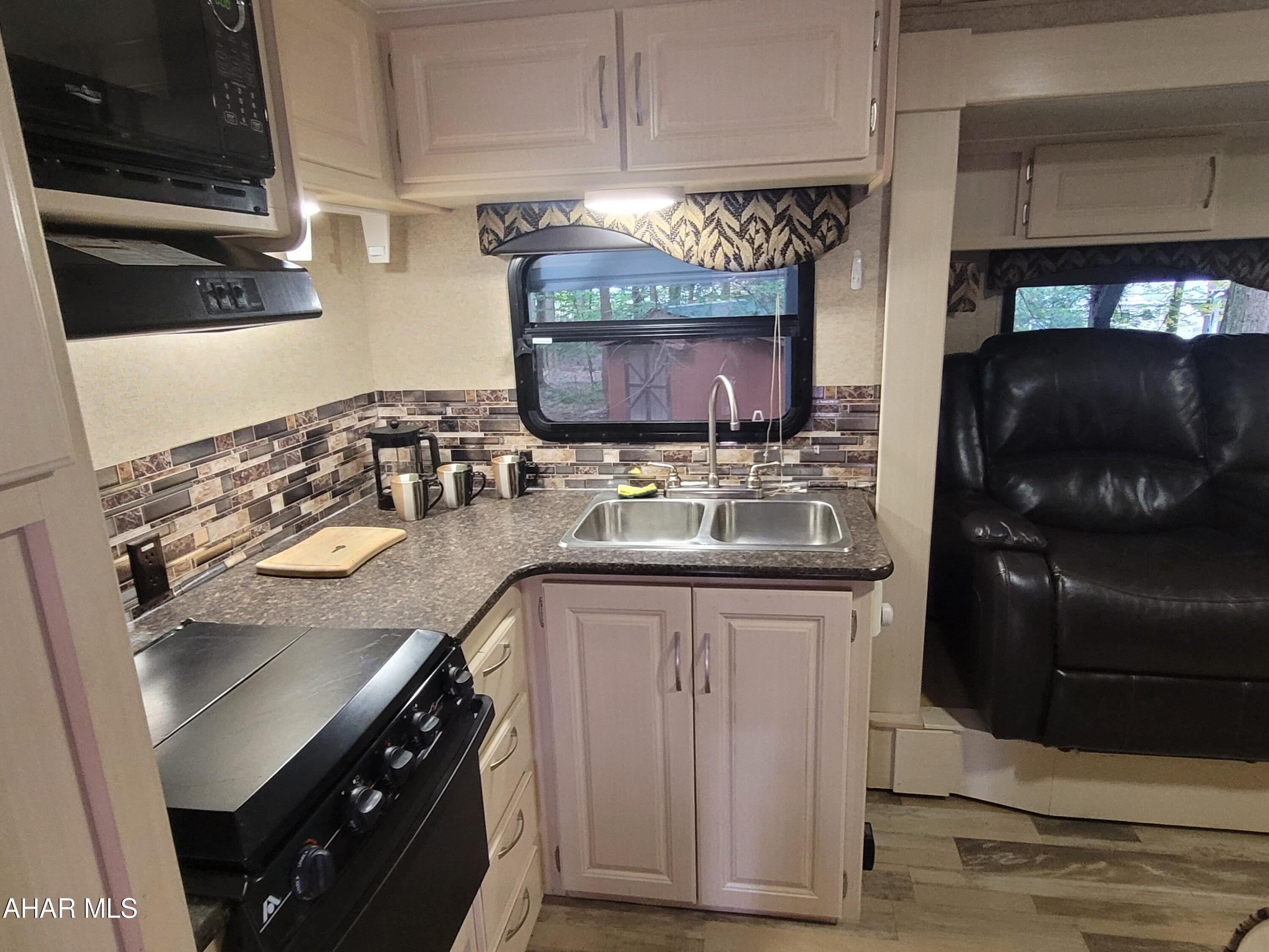141 Campers Loop Flinton, PA 16640 - Photo 7 of 46 Gallery Image 7