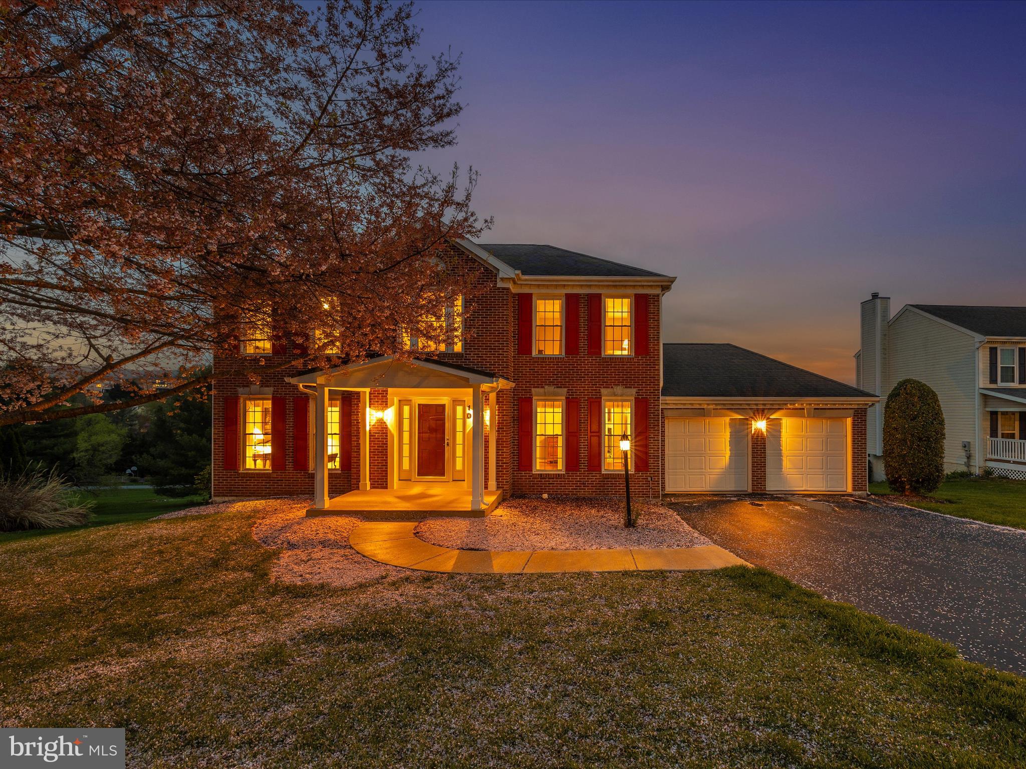 10 Knoll Side Lane Middletown, MD 21769 - Photo 3 of 84 a front view of a house with a yard