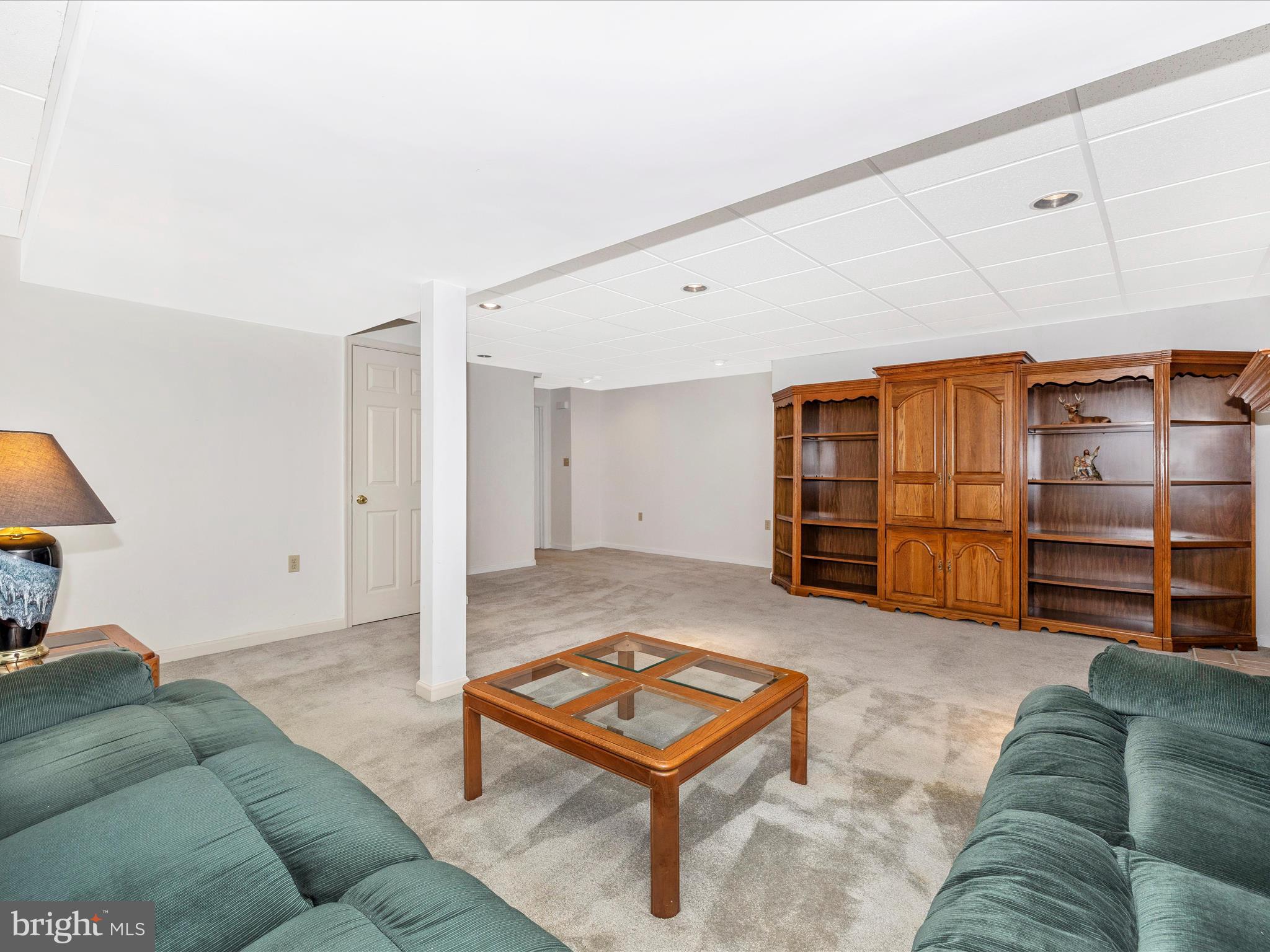 10 Knoll Side Lane Middletown, MD 21769 - Photo 40 of 84 a living room with furniture and a couch