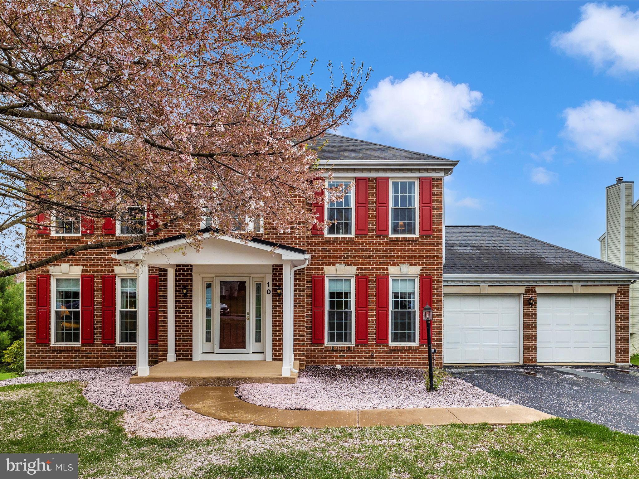 10 Knoll Side Lane Middletown, MD 21769 - Photo 54 of 84 front view of a house with a yard
