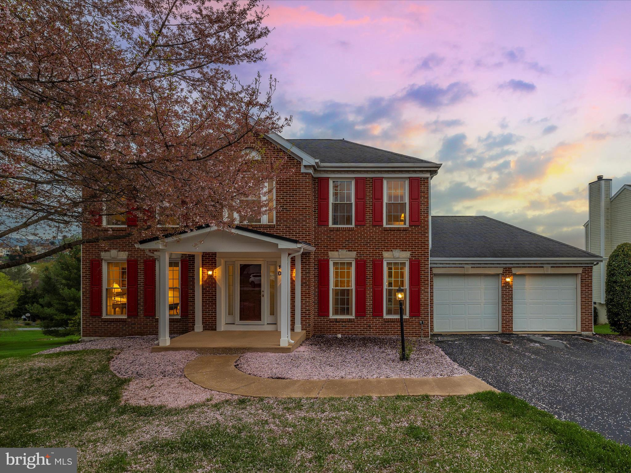 10 Knoll Side Lane Middletown, MD 21769 - Photo 57 of 84 front view of a house with a yard