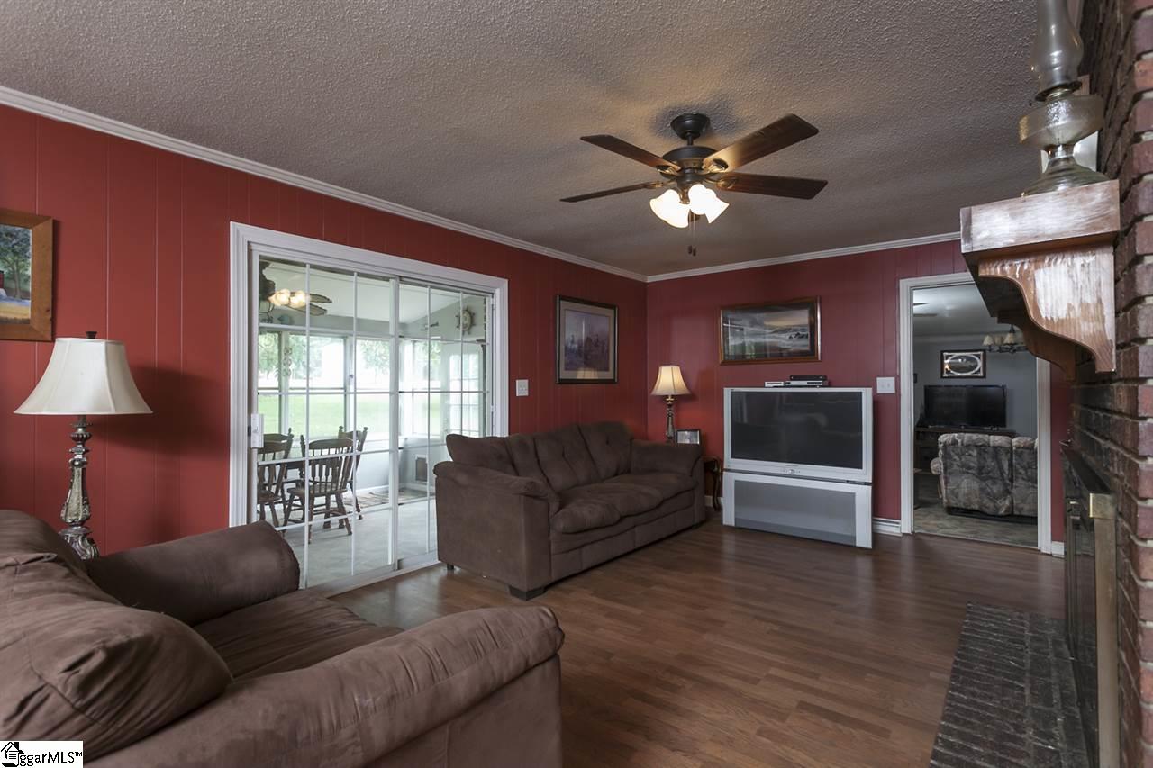 5 Robinson Road Taylors, SC 29687 - Photo 2 of 19