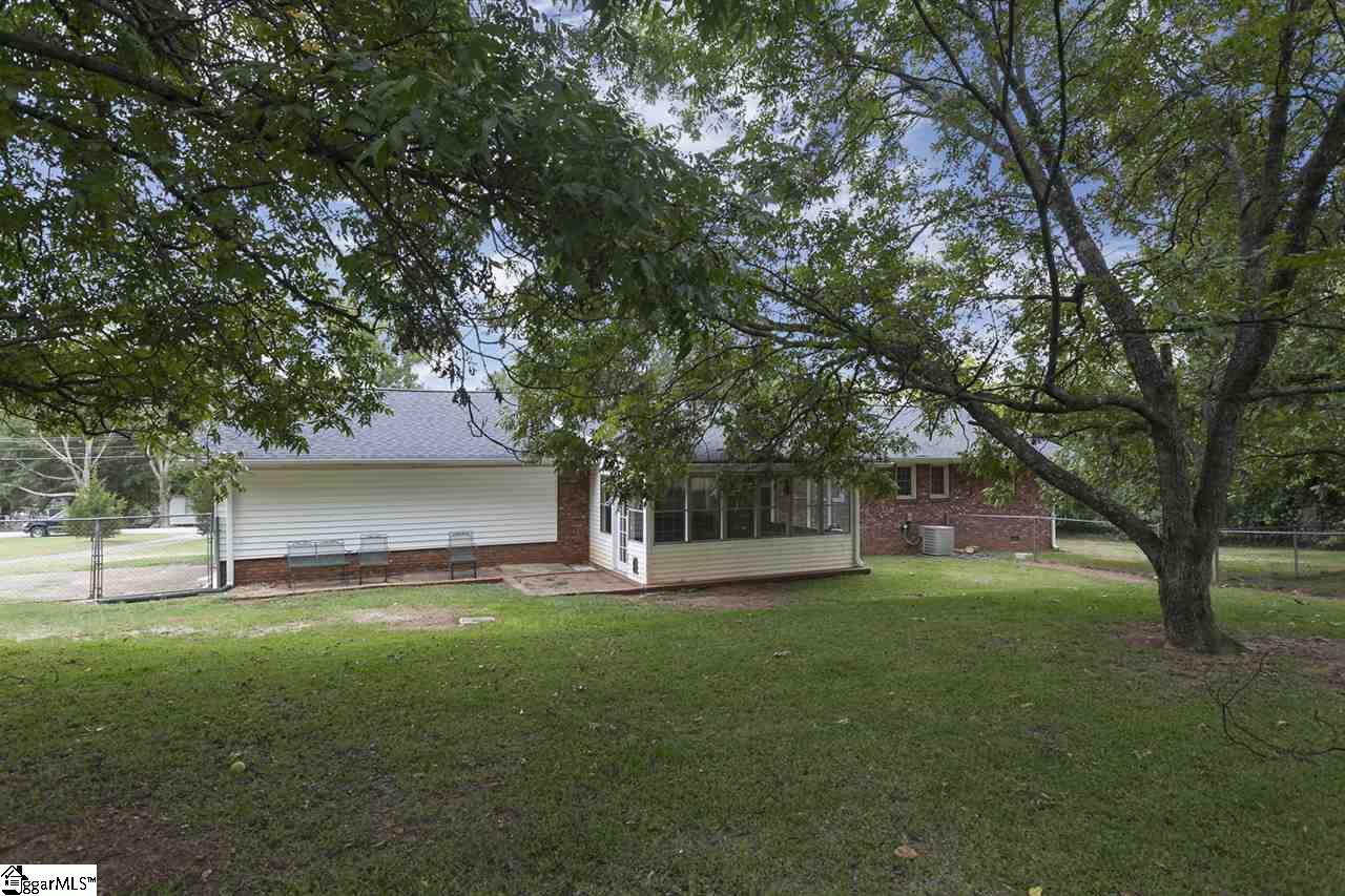5 Robinson Road Taylors, SC 29687 - Photo 15 of 19