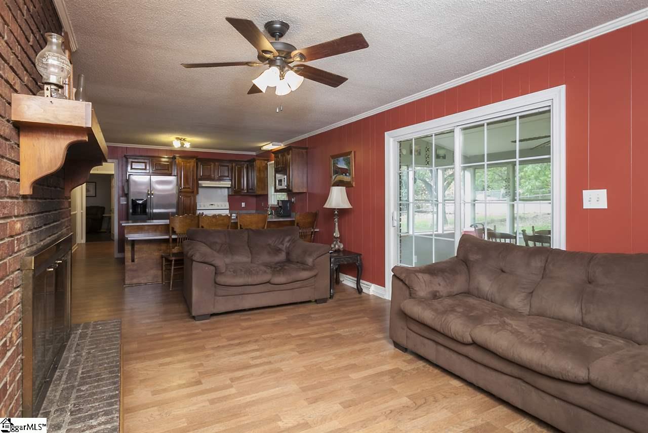 5 Robinson Road Taylors, SC 29687 - Photo 3 of 19