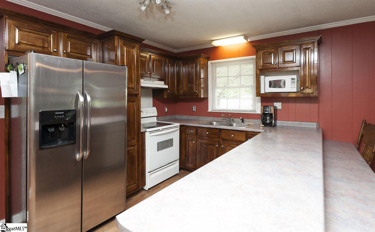 5 Robinson Road Taylors, SC 29687 - Photo 4 of 19