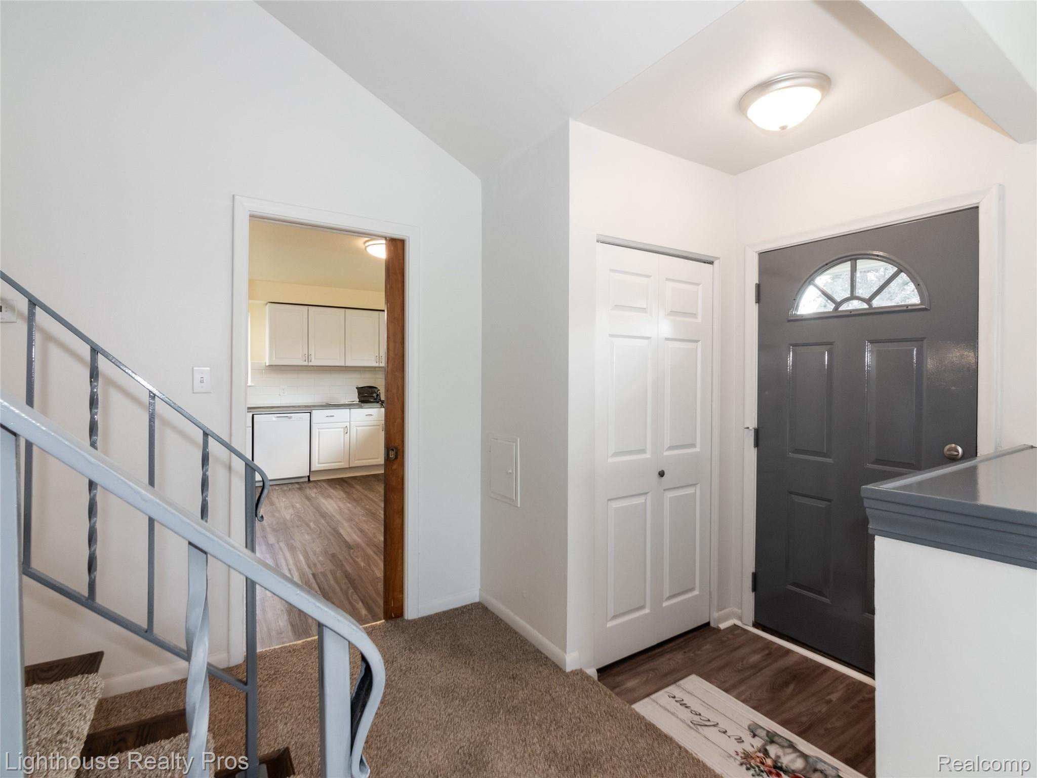 35019 Rutherford Street Clinton Township, MI 48035 - Photo 2 of 28 2.jpg