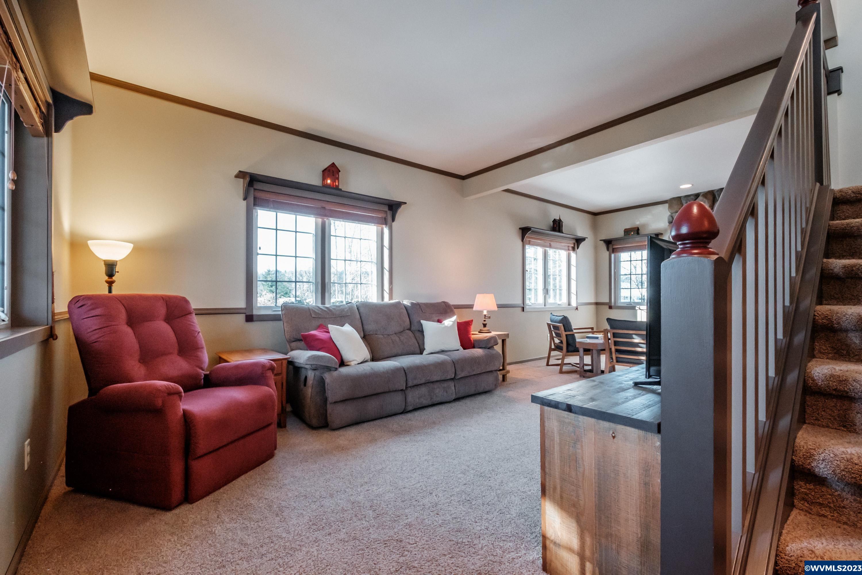 1675 Southwest Filbert Lane Dallas, OR 97338 - Photo 5 of 42 Gallery Image 5