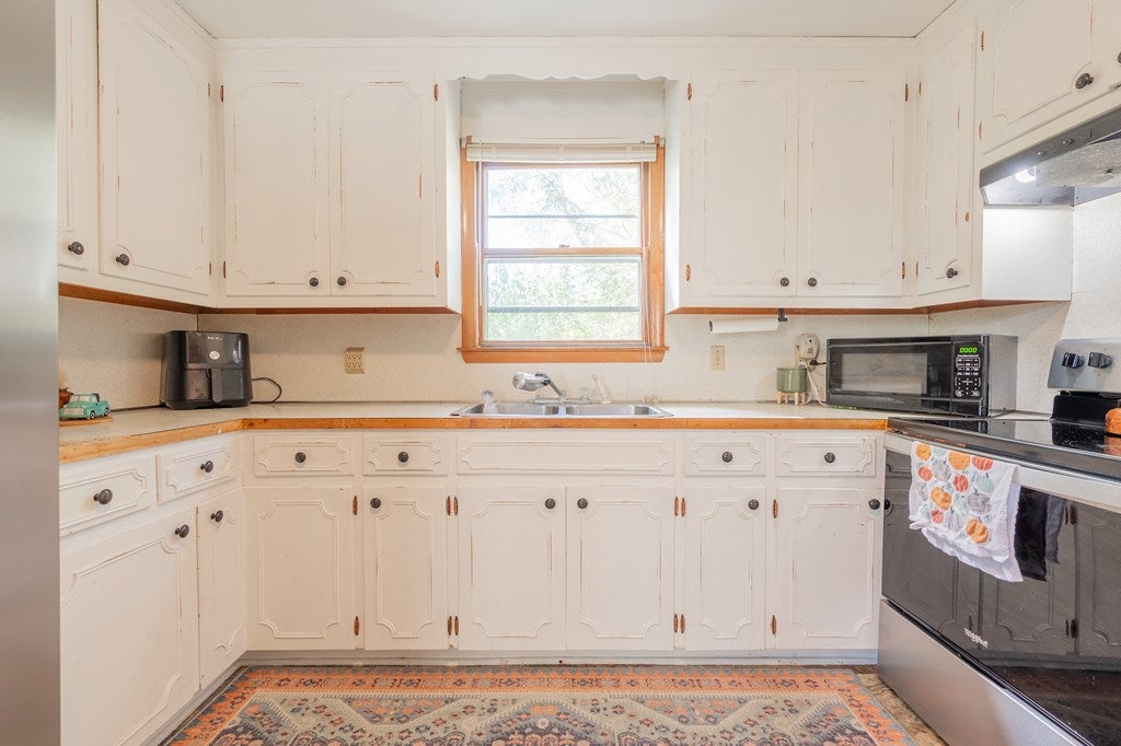 4765 Robinson Tract Road Pulaski, VA 24301 - Photo 16 of 61 Gallery Image 16