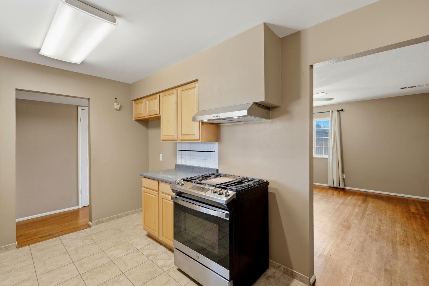 313 North 2nd Street Fowler, CA 93625 - Photo 5 of 27