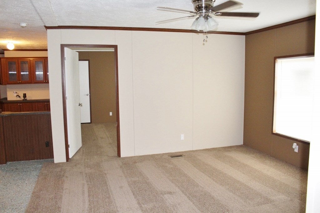 126 Ridgeview Drive Milton, WV 25541 - Photo 4 of 27 Gallery Image 4