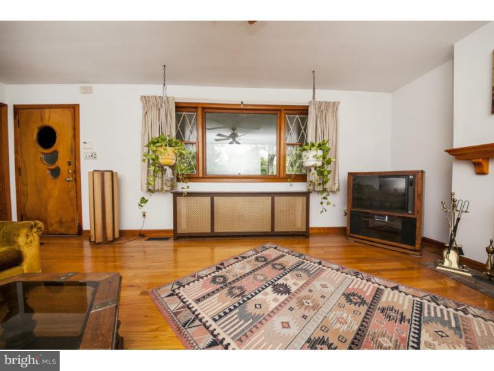 1250 Durham Road Langhorne, PA 19047 - Photo 3 of 25 Living Room