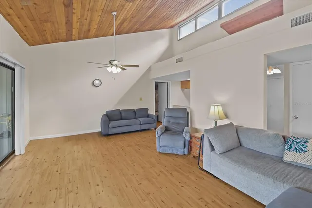 $130,000 | 3566 Camelot Drive, Unit 6, Haines City, FL 33844