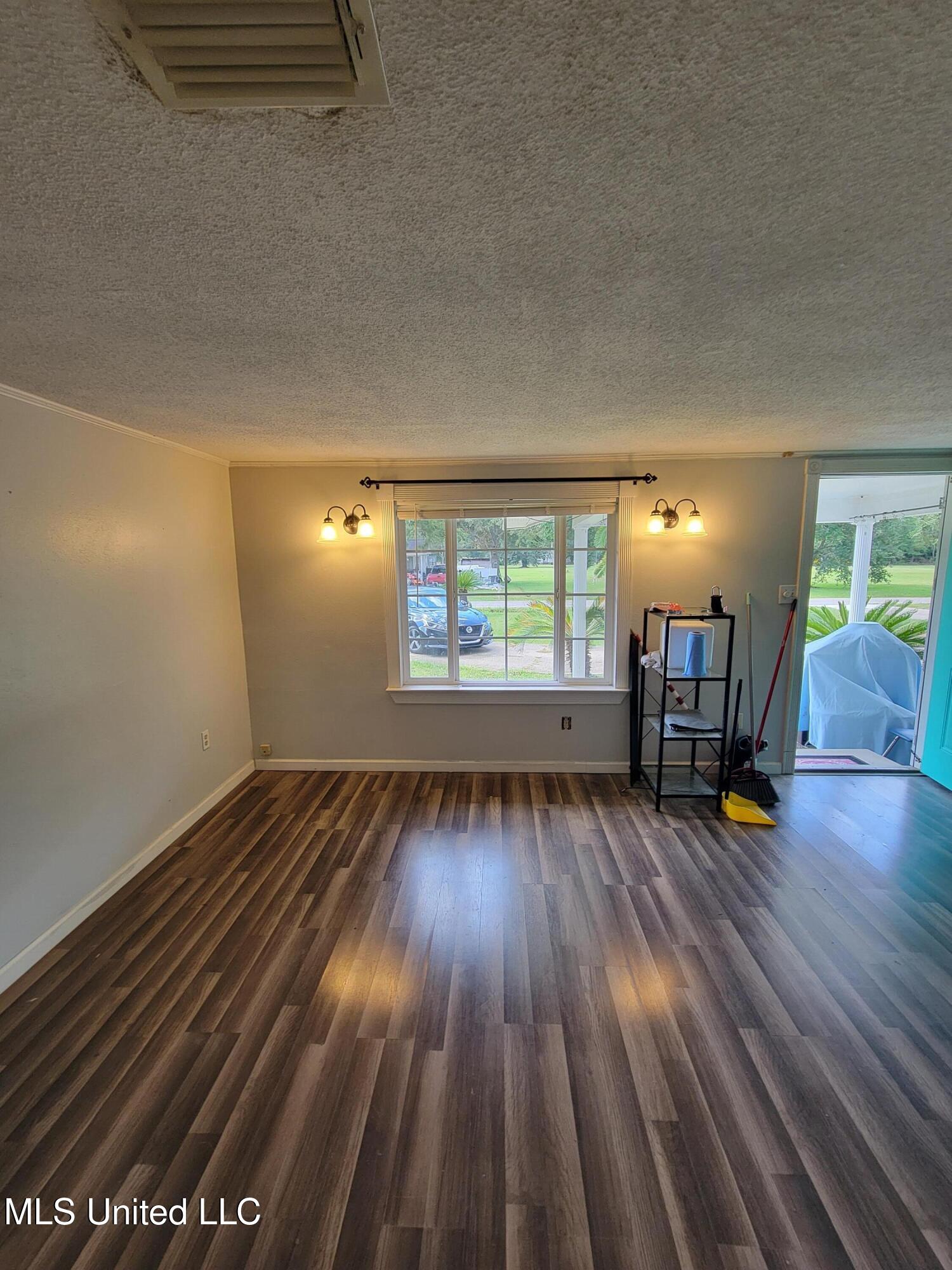 4806 Larimore Street Moss Point, MS 39563 - Photo 4 of 21 03