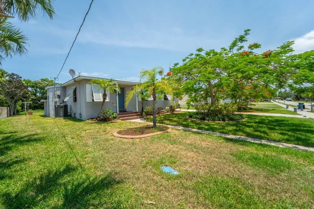 $2,400 | 306 Fernandina Street, Fort Pierce, FL 34949