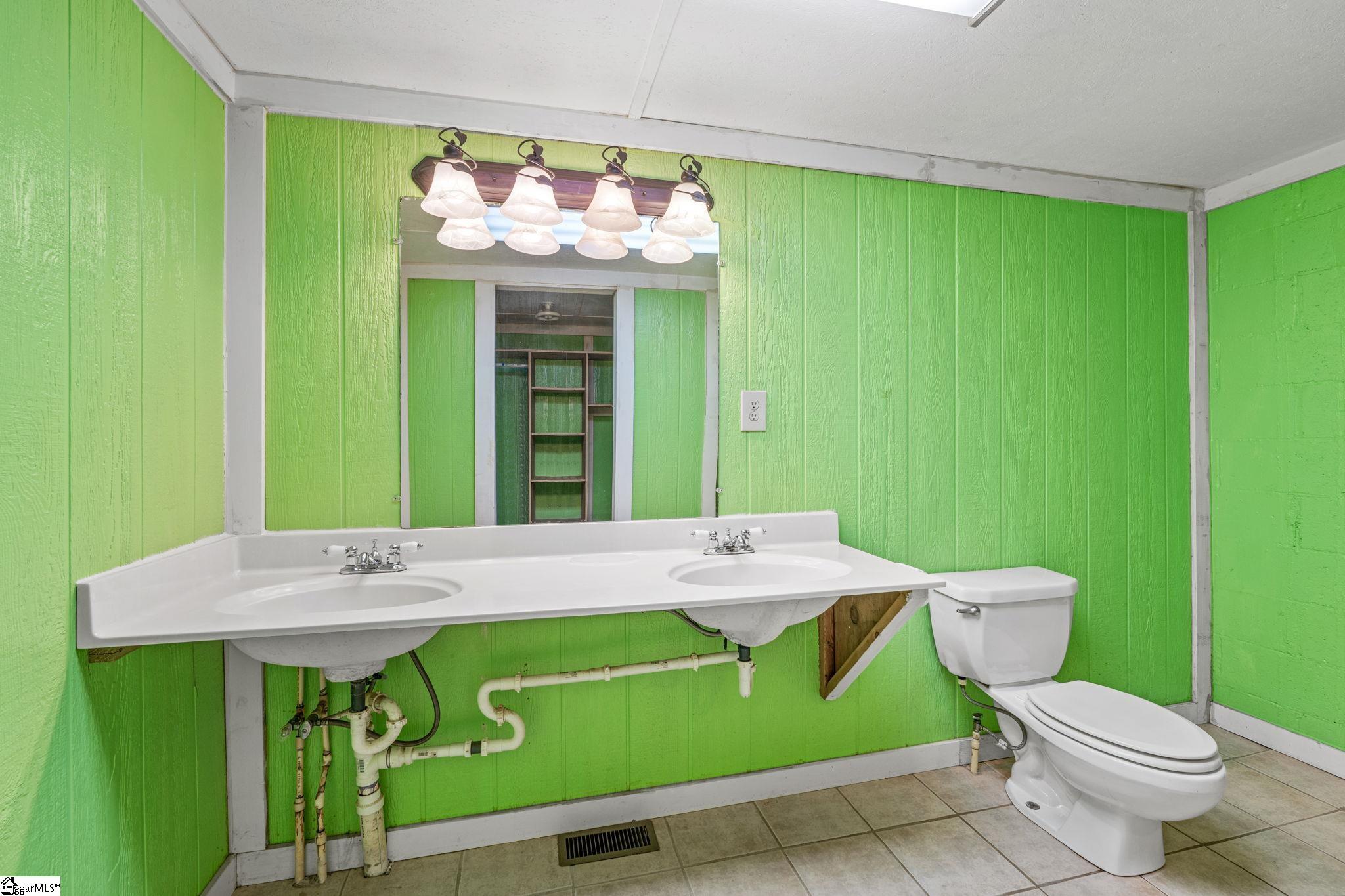 824 Fork Shoals Road Greenville, SC 29605 - Photo 17 of 31 Gallery Image 17