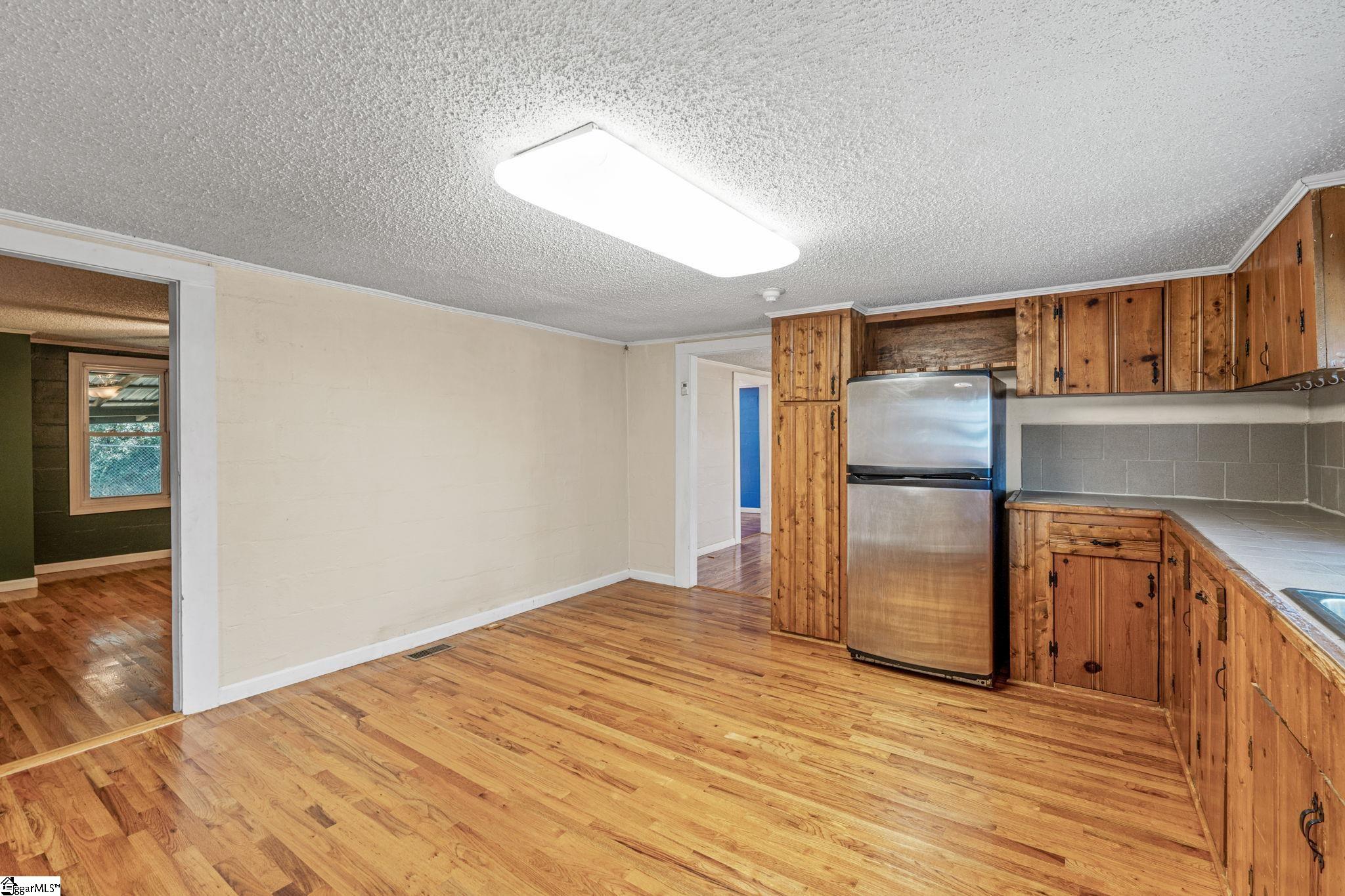 824 Fork Shoals Road Greenville, SC 29605 - Photo 10 of 31 Gallery Image 10