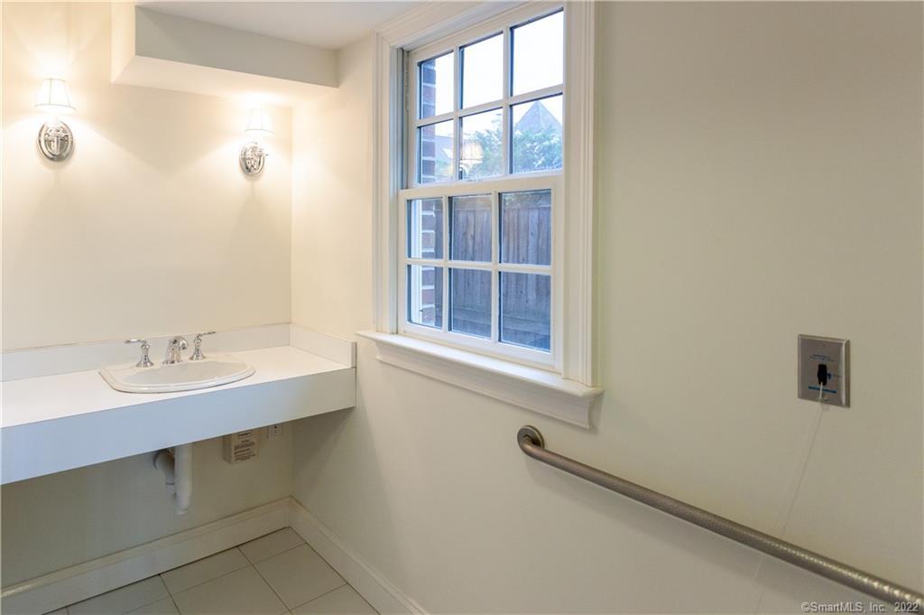 51 Sherman Street West, Unit 51 Fairfield, CT 06824 - Photo 5 of 11