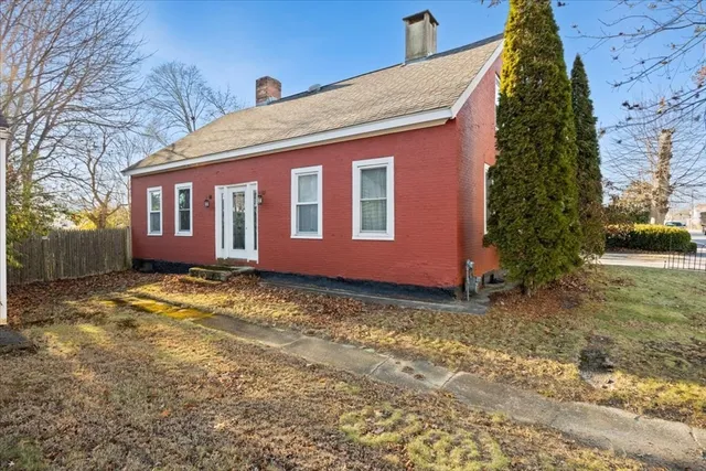 $440,000 | 24 1st Street, Taunton, MA 02780