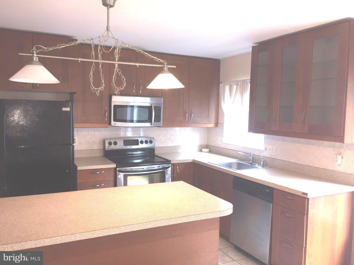 9369 Neil Road, Unit B Philadelphia, PA 19115 - Photo 4 of 11