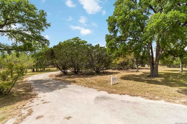 $749,900 | 31949 Oak Ridge Parkway, Bulverde, TX 78163