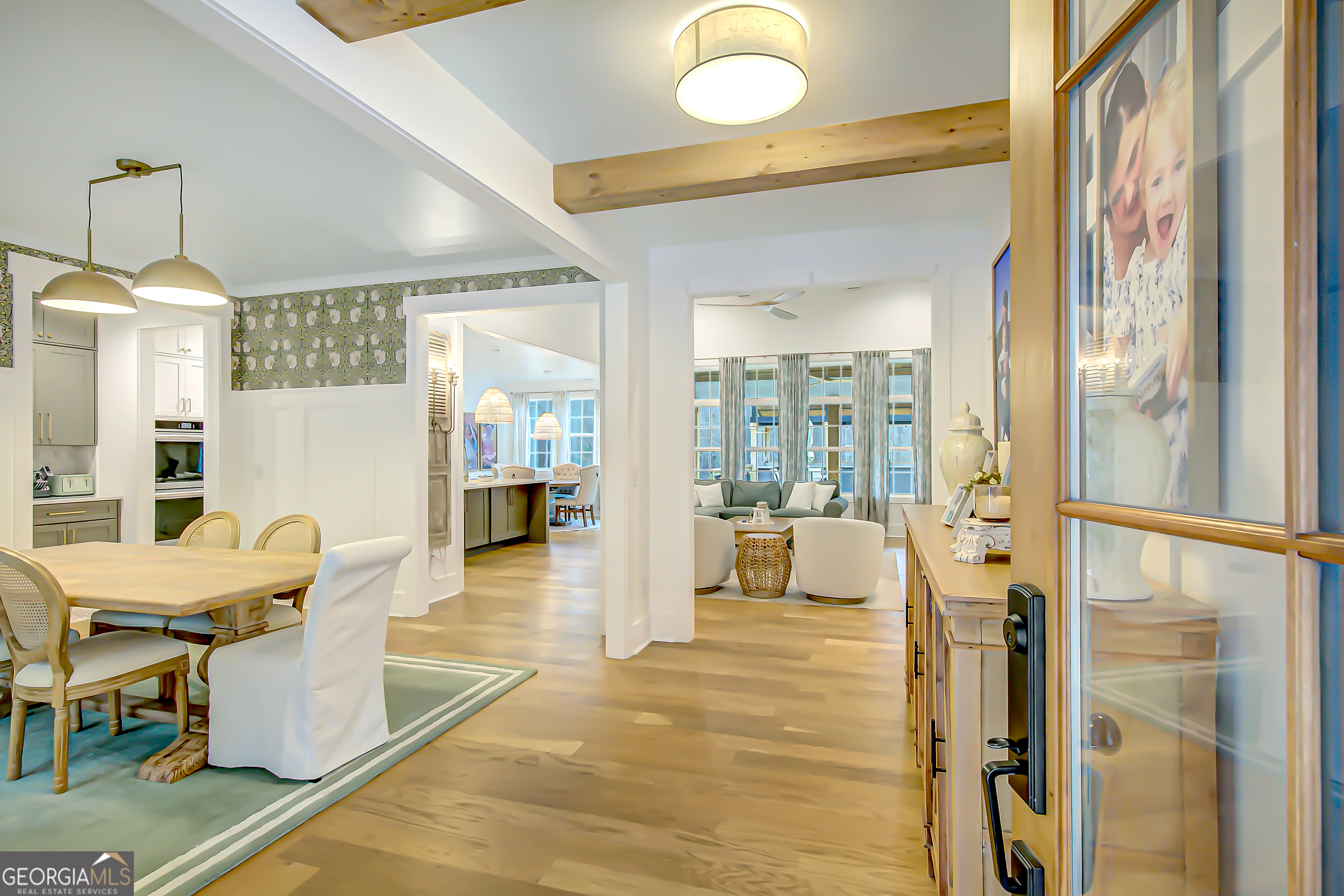 140 South Alexander Creek Road Newnan, GA 30263 - Photo 6 of 67 a living room with furniture and a table