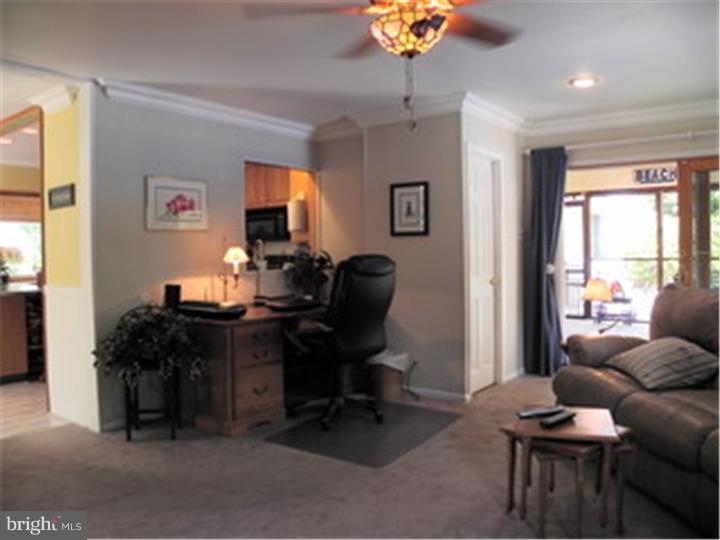 679 Locust Road Warminster, PA 18974 - Photo 13 of 25 Family Room