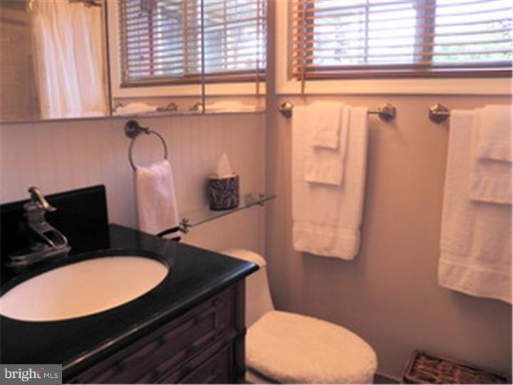 679 Locust Road Warminster, PA 18974 - Photo 18 of 25 Bathroom