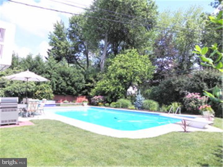 679 Locust Road Warminster, PA 18974 - Photo 22 of 25 Pool