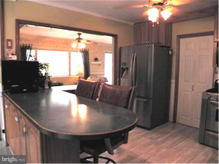 679 Locust Road Warminster, PA 18974 - Photo 10 of 25 Kitchen