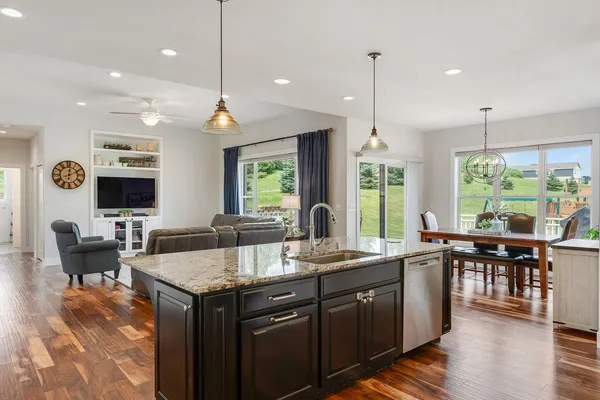 $589,000 | 1204 North Northstar, Hillsboro, WI 54634