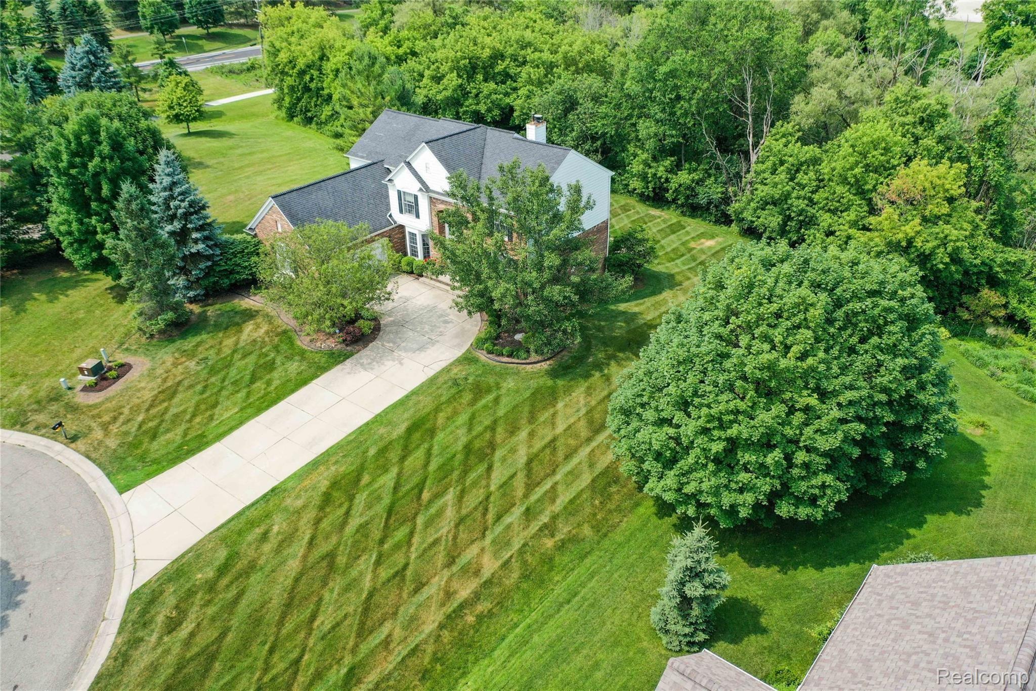 4936 Manchester Court Rochester, MI 48306 - Photo 6 of 51 6-Aerial View IV.jpg