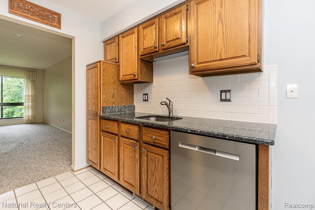 906 Wexford Way, Unit 3 Rochester Hills, MI 48307 - Photo 10 of 25