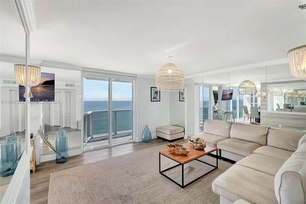 $7,790 | 2401 Collins Avenue, Unit 1902, Miami Beach, FL 33140