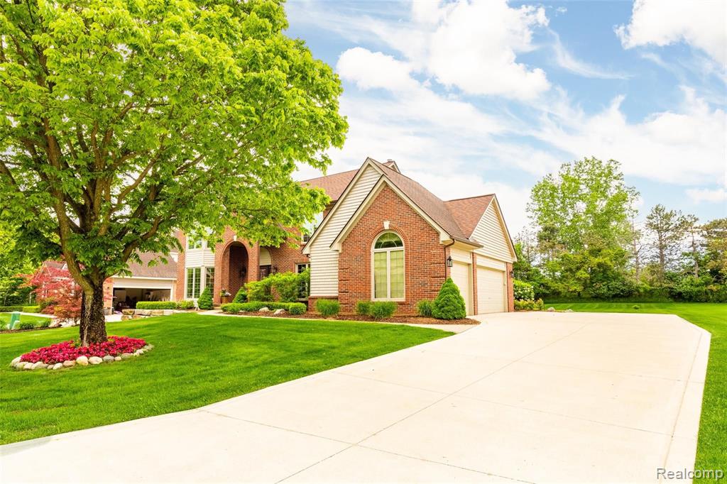 1202 Lakeview Drive Rochester Hills, MI 48306 - Photo 6 of 34