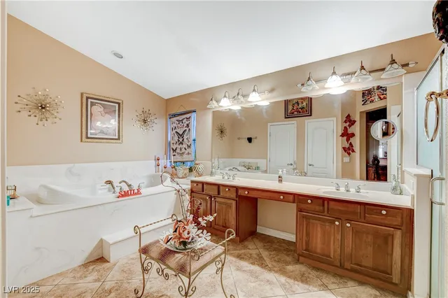 $725,000 | 6017 Cottontail Cove Street, Las Vegas, NV 89130