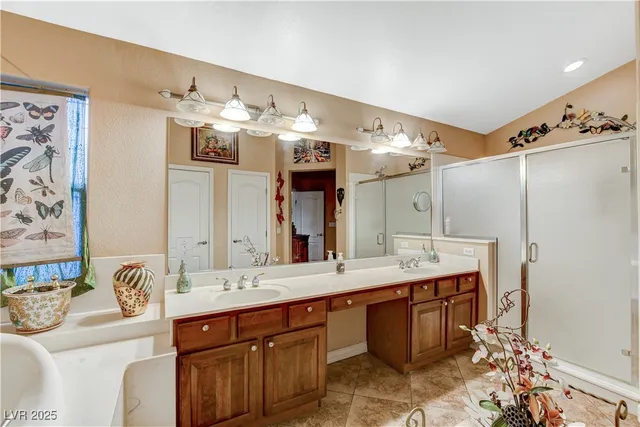 $725,000 | 6017 Cottontail Cove Street, Las Vegas, NV 89130