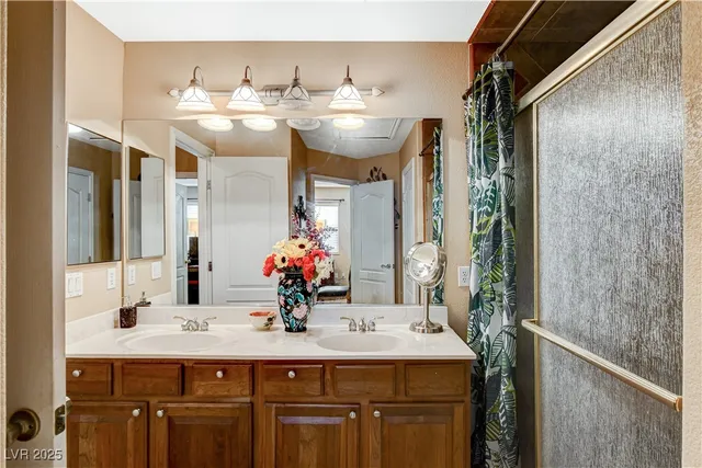 $725,000 | 6017 Cottontail Cove Street, Las Vegas, NV 89130