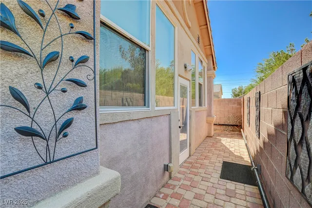 $725,000 | 6017 Cottontail Cove Street, Las Vegas, NV 89130