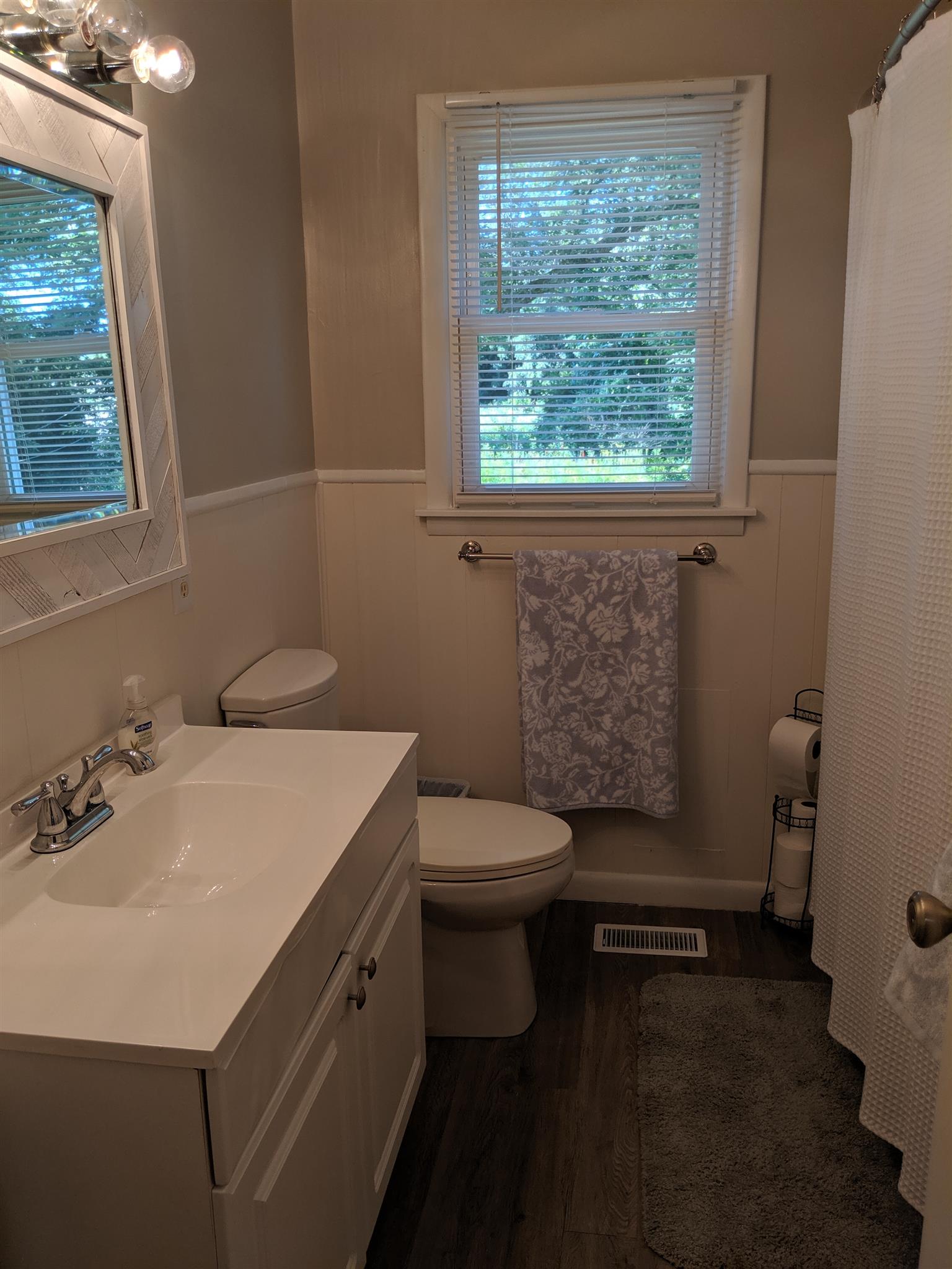 136 River Road Morrison, TN 37357 - Photo 22 of 24 View of the full hall bath with tub/shower combo.