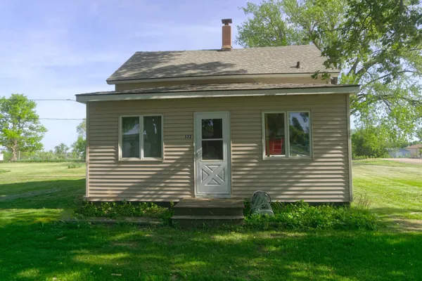 $65,000 | 322 2nd Street Northeast, Lidgerwood, ND 58053